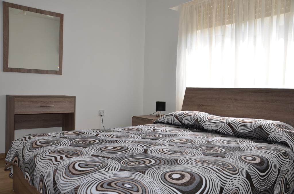 Surf & Sun Holiday Apartments Limassol Exteriör bild